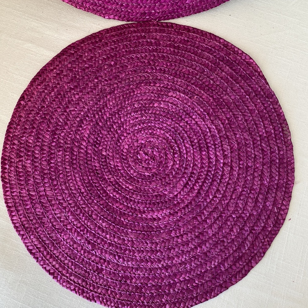 3/$15 🎁 One Dozen Fuchsia Placemats 14” Easy to Clean Braided Woven Synthetic - Picture 3 of 4